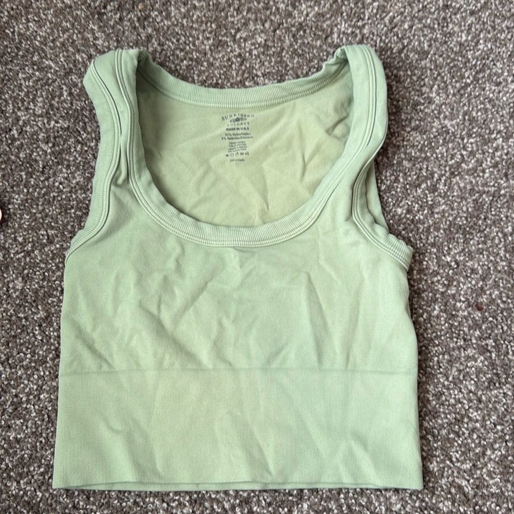 Crop top
